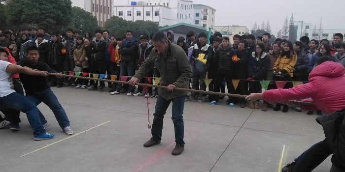 校第二届宿舍文化节——拔河比赛